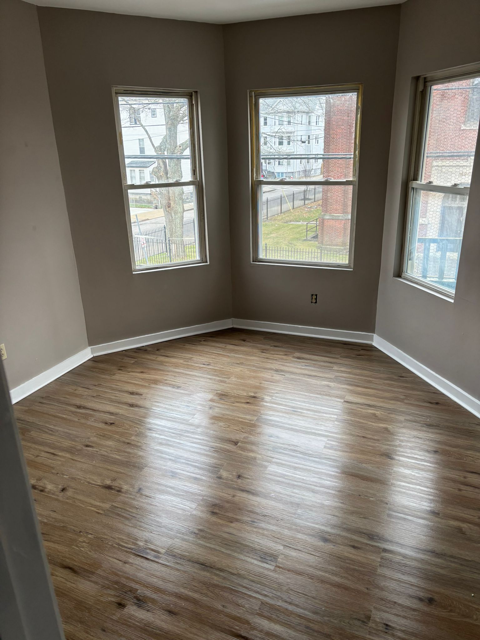 273-275 Rivet Street - 2E